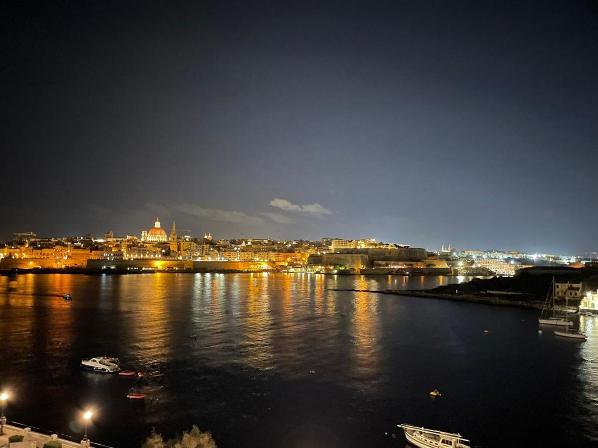 Sliema Seaview Apartment- Valletta Views - Apt 8, 49 Tigne Point Mansions المظهر الخارجي الصورة