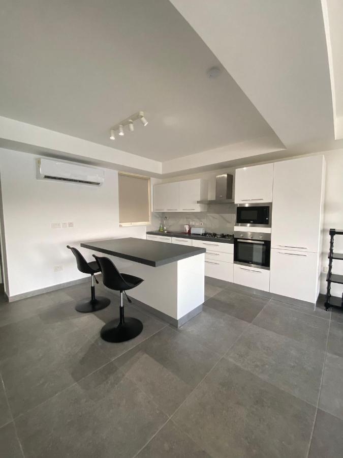 Sliema Seaview Apartment- Valletta Views - Apt 8, 49 Tigne Point Mansions المظهر الخارجي الصورة